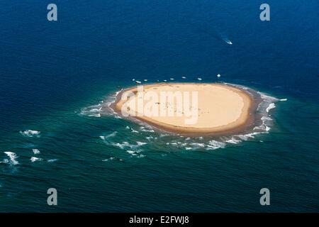 France Gironde Le Verdon Sur Mer L'Ile sans nom que la petite île située près de le phare de Cordouan paru en mars 2009 Banque D'Images