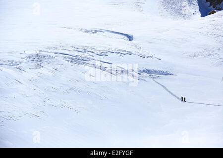 France Hautes Alpes Parc Naturel Régional du Queyras Saint Véran raquette au refuge de la Blanche (vue aérienne) Banque D'Images