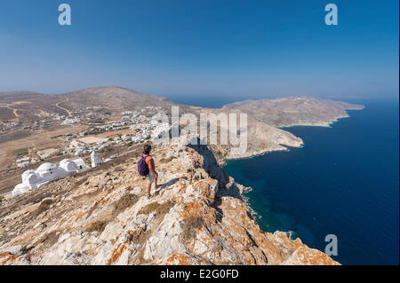 Grèce Îles Cyclades île de Folegandros Hora la capitale de l'île construit sur une falaise à 210 mètres au-dessus de la mer Banque D'Images