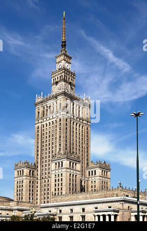 Pologne Mazovie Varsovie Palac Kultury i Région Nauki PKiN (Palais de la Culture et des Sciences) tour de 231 mètres construite en 1955 un symbole Banque D'Images