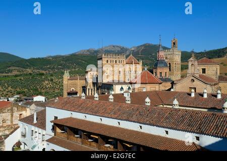 Espagne Estrémadure Guadalupe Monastère Royal de Santa Maria de Guadalupe inscrite au Patrimoine Mondial de l'UNESCO et le Parador de Banque D'Images