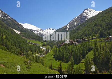 Italie vallée Gran Paradiso village de Val Grisenche en été Banque D'Images