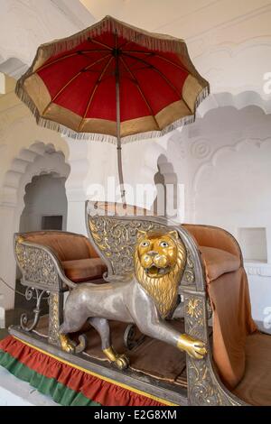 Inde Rajasthan Jodhpur Mehrangarh Fort du 15ème siècle, le musée de l'éléphant d'argent howdah Banque D'Images