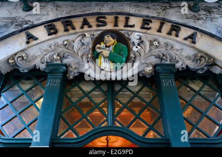 Le quartier du Chiado à Lisbonne Portugal historical café Brasileira rua Garrett Banque D'Images