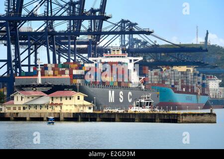 Panama Panama City Balboa est port sur le côté Pacifique du canal de Panama accueil cargo taille Panamax Banque D'Images