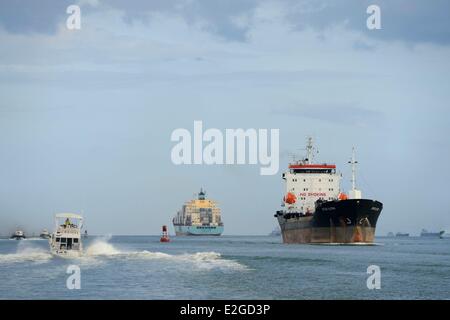 Panama City Panama fret Panamax dans le canal de Panama Canal d'accès sur le côté de l'Océan Pacifique Banque D'Images