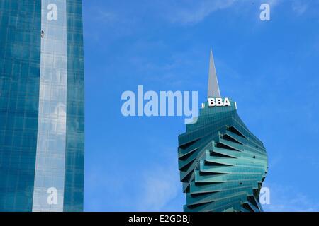 Panama Panama City F&F Tower connu auparavant sous le nom de Tour de la révolution et aussi comme El Tornillo (la vis) Banque D'Images