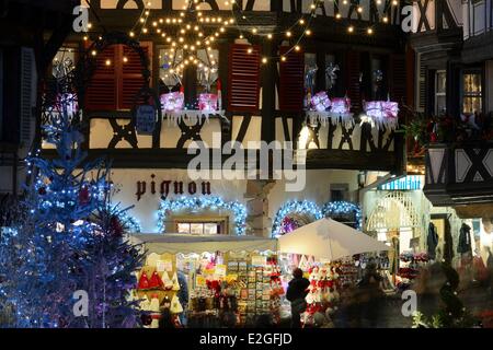 France Haut Rhin Colmar rue des Marchands du marché de Noël Banque D'Images