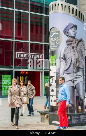 Pays-bas Hollande méridionale Rotterdam shopping Beurstrasse Beurstraverse conçu par P. De Bruijn et J.Jerde des années 1990 Banque D'Images