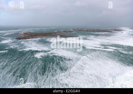 Finistere Mer d'Iroise 8 février 2014 Sein ilsland tempête en Ruth (vue aérienne) Banque D'Images