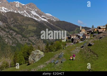 France Hautes Alpes Parc Naturel Régional du Queyras (Parc Naturel Régional du Queyras) saint veran étiqueté Les Plus Beaux Villages de France (Les Plus Beaux Villages de France) ville la plus haute de l'Europe (2042 m) Banque D'Images