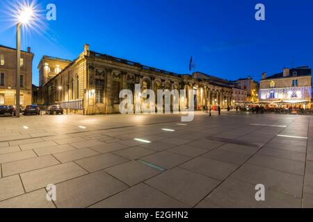 France Gironde Bordeaux place en face de l'Hôtel de Ville appelé Palais des Rohan Nom du prélat qui avait construit dans le dernier quart du 18ème siècle Ferdinand Maximilien Meriadeck prince de Rohan Guemene Banque D'Images