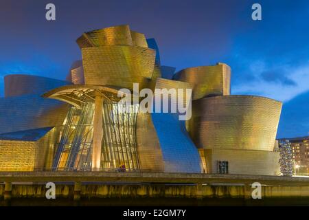 Espagne Pays Basque Région Province de Vizcaya Bilbao musée Guggenheim conçu par Frank Gehry Banque D'Images