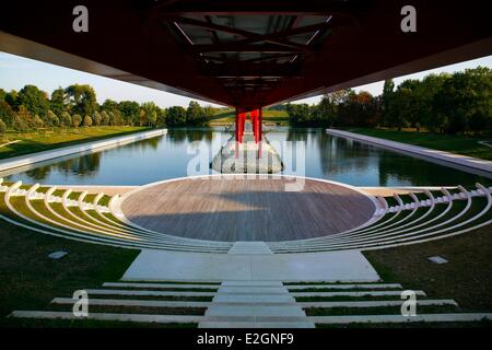 France Val d'Oise Cergy Axe Majeur de travail monumental conçu par l'architecte et sculpteur Dani Karavan Scène amphithéâtre et des bassins Banque D'Images