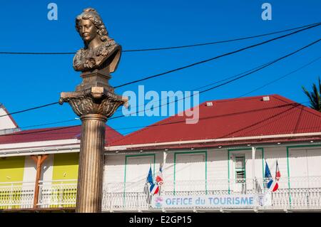 France Guadeloupe (French West Indies) Archipel des Saintes Terre de haut Marianne statue sur place principale Banque D'Images