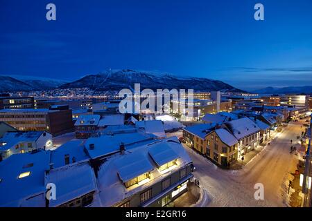 La ville de Tromso, Norvège Troms en hiver par nuit Banque D'Images