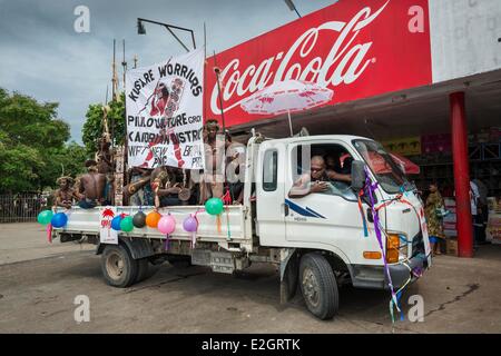La Papouasie-Nouvelle-Guinée Archipel de Bismarck péninsule de Gazelle New Britain Island East New Britain Province Rabaul Tuherahera Kusare Worriors groupe Pililo traditionnelle la promotion de la Fête des masques Banque D'Images