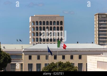 Italie Lazio Rome Palace ou Palais de la civilisation italienne travail civilisation est un établissement emblématique de l'architecture fasciste style néoclassique raffiné de xxe siècle situé dans le quartier des affaires EUR Banque D'Images