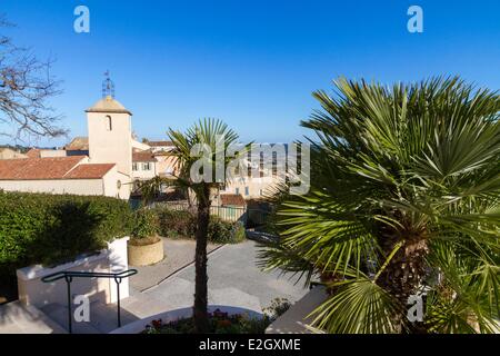 France Var saint tropez Ramatuelle vu par l'église place de l'hôtel de ville Banque D'Images