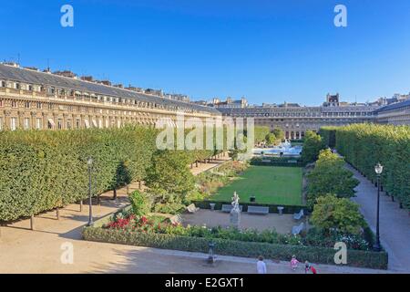 France Paris Palais Royal Garden réaménagé par le notre en 1674 Banque D'Images