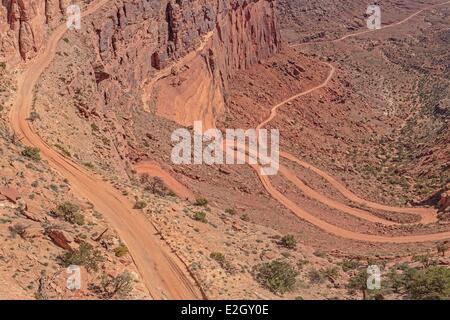 United States Utah Colorado Plateau Canyonlands National Park Island Sky en 4x4 de district Shafer Trail Road à Shafer Canyon au début de la route jante blanc Banque D'Images