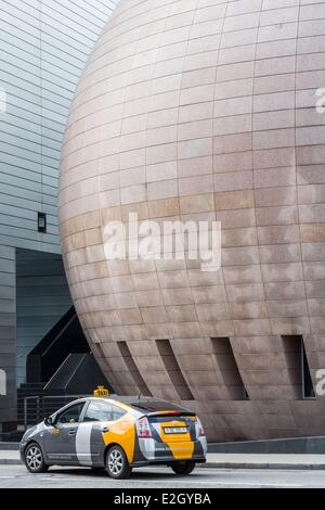Suisse Genève Église catholique de Sainte Trinité constituée d'une sphère de granit rose à 20 mètres de diamètre conçu par l'architecte Ugo Brunoni et inauguré en 1994 Banque D'Images