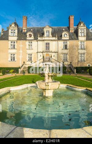 France Indre et Loire Noizay style Renaissance Chateau Hotel de Noizay (1520) Membre de Relais & Châteaux rénové en 1989 était fief de protestants pendant la conspiration d'Amboise en 1560 et dispose d'un jardin de style français Banque D'Images