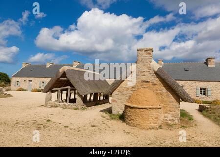 Finistere Pays Pagan Kerlouan Menehan ancien hameau de pêcheurs et les algues restauré Banque D'Images