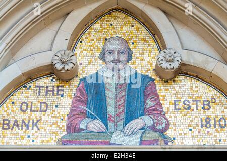 United Kingdom Warwickshire Stratford-upon-Avon Old Bank 1883 fronton et d'une mosaïque représentant William Shakespeare Banque D'Images