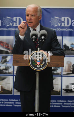 Santo Domingo, République dominicaine. 19 Juin, 2014. Le Vice-président américain Joe Biden prononce un discours après sa visite aux installations de l'aritima «Dominicana' company, dans la ville de Santo Domingo, la République dominicaine, le 19 juin 2014. Credit : Roberto Guzman/Xinhua/Alamy Live News Banque D'Images