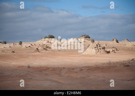 Lake Mungo est dans le sud-est de l'Australie. Un ancien lac intérieur. Lunettes formant un pinacle de l 'enceinte de la Chine" Banque D'Images