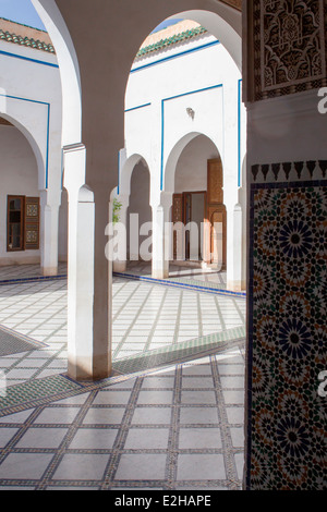 Vue sur la cour principale à El Bahia Palace à Marrakech, Maroc, Afrique du Nord. Banque D'Images