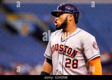 19 juin 2014 - St Petersburg, Floride, États-Unis - sera VRAGOVIC | FOIS.Astros de Houston premier but Jon Singleton (28) réagit à la suppression de la première manche des Astros de Houston au Rays de Tampa Bay au Tropicana Field à Saint-Pétersbourg, en Floride, le jeudi 19 juin, 2014. (Crédit Image : © Vous Vragovic/Tampa Bay Times/ZUMAPRESS.com) Banque D'Images