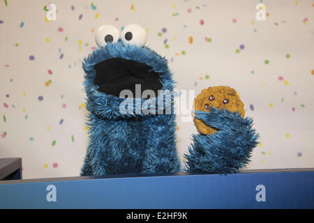 Kruemelmonster aka Cookie Monster célébrant le 40ème anniversaire de Sesame Street Sesamstrasse à NDR studios. Où : Hambourg, Allemagne Quand : 07 Jan 2013 Banque D'Images