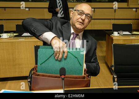 Le Luxembourg. 20 Juin, 2014. Le ministre français des Finances, Michel Sapain durant la réunion des ministres des finances du Conseil ECOFIN au Conseil européen siège à Luxembourg. Photo : afp/Alamy Live News Banque D'Images