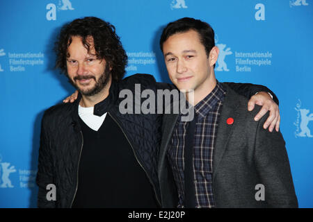 Ram Bergmann et Joseph Gordon-Levitt au 63e Festival International du Film de Berlin (Berlinale) - Don Jon's Addiction photocall - Grand Hyatt Hotel à Potsdamer Platz. Crédits : Eva Napp/WENN.com Où : Berlin, Allemagne Quand : 08 févr. 2013 Banque D'Images