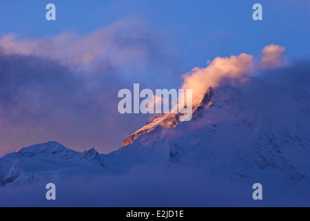 Sommet du Cho Oyu à la fin de soir soleil pris à partir de la crête de Machhermo, district de Solukhumbu, parc national de Sagarmatha (Népal, Asie Banque D'Images