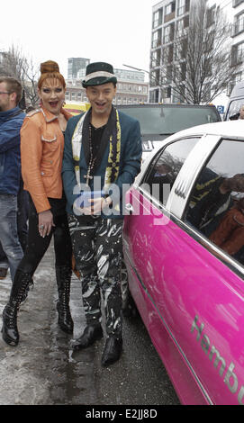 Jean Rogers et Julian Stoeckel, le mariage d'Olivia Jones' personal assistant Sven Florijan et mari Sebi au bureau de l'état civil de l'Université Eppendorf. Où : Hambourg, Allemagne Quand : 19 Mars 2013 Banque D'Images