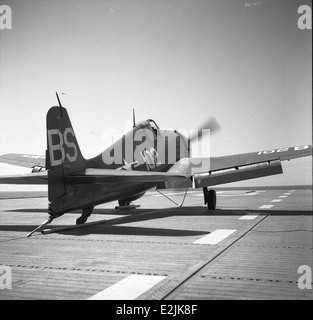 Le Grumman F6F-5N Hellcat était un avion de chasse à porte-avions utilisé par l'US Navy pendant la seconde Guerre mondiale. Cette variante, le F6F-5N, comportait un radar pour les opérations de combat nocturnes. L'avion a joué un rôle crucial dans le théâtre Pacifique. Banque D'Images
