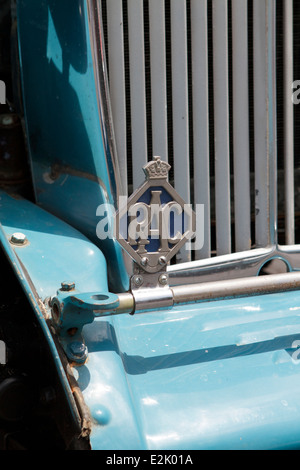 Sur un badge de RAC 1949 MG TC Exporter la voiture d'époque sur l'affichage à un British car show à Santa Ana en Californie Banque D'Images