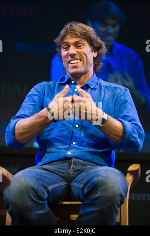 Le comédien John Bishop parle de sa vie sur scène à Hay Festival 2014 ©Jeff Morgan Banque D'Images