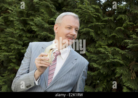 Ludger Pistor lors d'un photocall sur le plateau pour l'Allemand TV film Ein Schnitzel für vier. Où : Cologne, Allemagne Quand : 22 Avr 2013 Banque D'Images