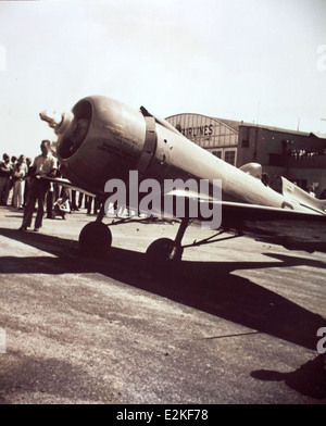 Cette photo de la collection Charles Daniels montre des avions participant aux National Air races, un événement qui est devenu un élément essentiel de l'histoire de l'aviation, mettant en vedette des vols compétitifs et des conceptions d'avions novatrices. Banque D'Images