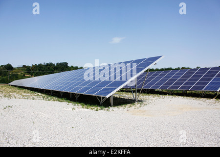 Panneau photovoltaïque, Saint Marcellin, Isère, Rhône Alpes, France. Banque D'Images