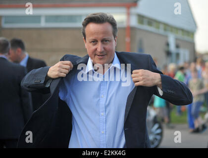 Eynsham, Oxfordshire, UK. 20 Juin, 2014. David Cameron quitte Bartholemew, école, Eynsham Oxfordhire. Credit : Denis Kennedy/Alamy Live News Banque D'Images