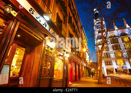 Santa Ana bars à tapas et restaurants de nuit. Madrid. Espagne Banque D'Images