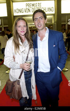 Anne Ratte-Polle et David Dietl à Koenig von Deutschland première mondiale au cinéma Kino International à Mitte. Où : Berlin, Allemagne Quand : 27 août 2013 Banque D'Images