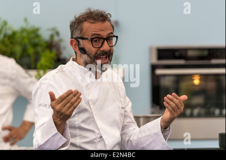 Massimo Bottura est le chef d'honneur de 3 étoiles au guide Michelin et 3e meilleur restaurant Osteria Francescana en Italie. Banque D'Images