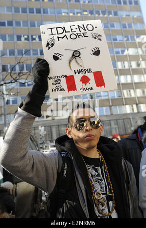 "Idle No More" en dehors du Consulat général britannique à Toronto, dans le cadre de la journée d'action des Autochtones. Fea Banque D'Images