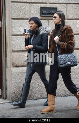 Geogette Eto'o, l'épouse de joueur de football Samuel Eto'o shopping à Milan comprend : Geogette Eto'o Où : Milan, Italie, Italie Quand : 12 févr. 2013 Banque D'Images